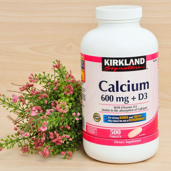thuc-pham-dinh-duong-bo-sung-canxi-calcium-600mg-d3-1 Viên uống bổ sung Calcium + D3 của Kirkland ngăn ngừa loãng xương